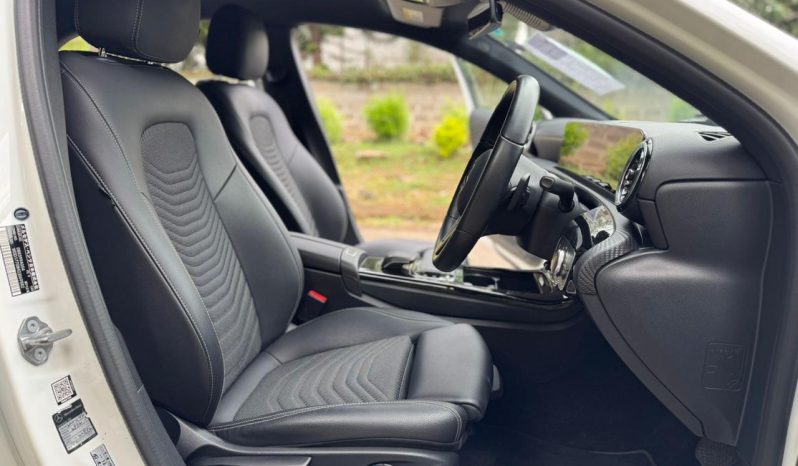 
								Mercedes Benz A180 full									