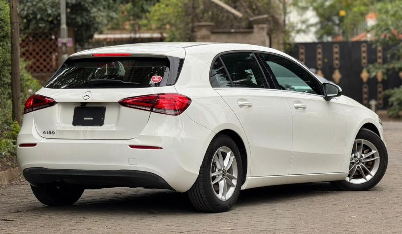 
								Mercedes Benz A180 full									