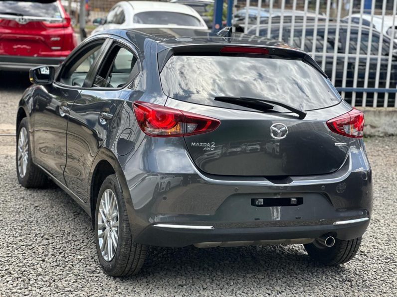 
								Mazda 2 full									