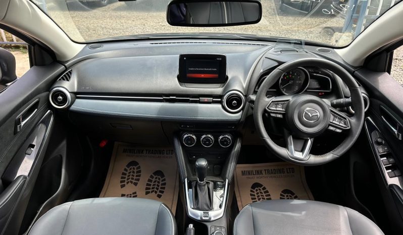 
								Mazda 2 full									