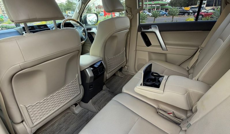 
								Toyota Land Cruiser Prado TXL full									