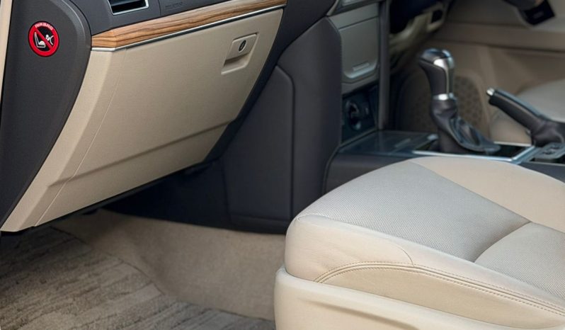 
								Toyota Land Cruiser Prado TXL full									