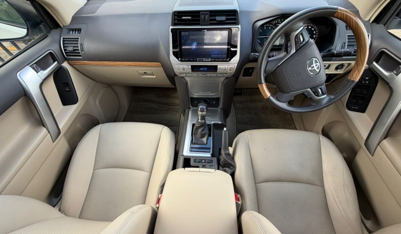 
								Toyota Land Cruiser Prado TXL full									