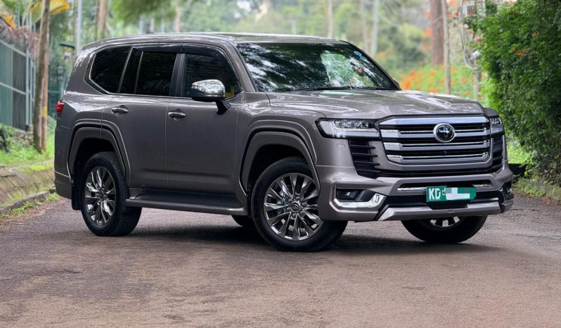 
								Toyota Land cruiser 300 series ZX full									