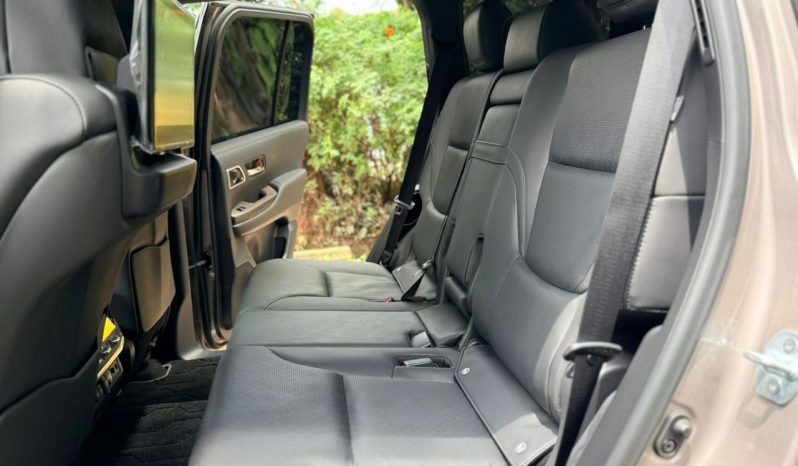 
								Toyota Land cruiser 300 series ZX full									