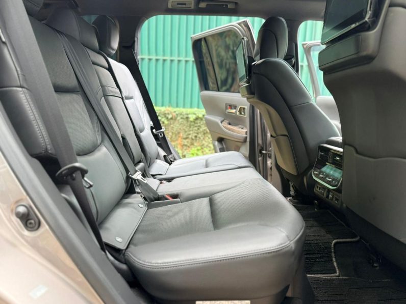 
								Toyota Land cruiser 300 series ZX full									