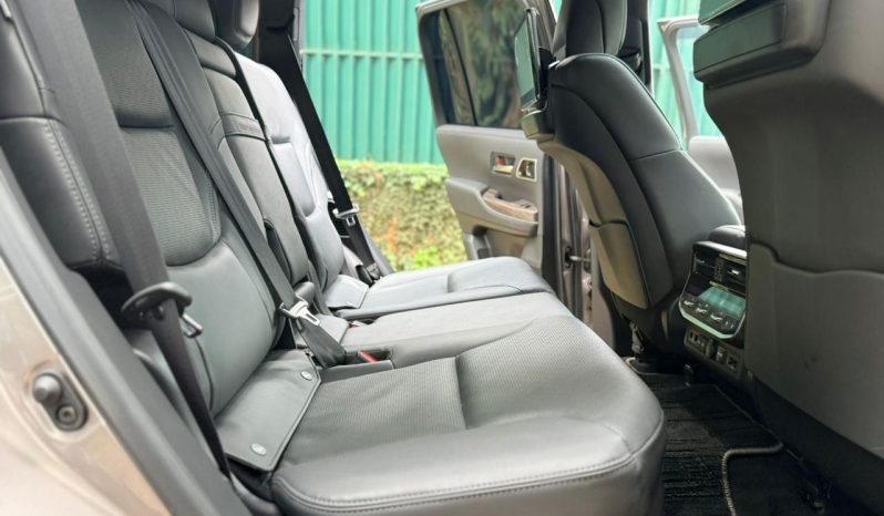 
								Toyota Land cruiser 300 series ZX full									