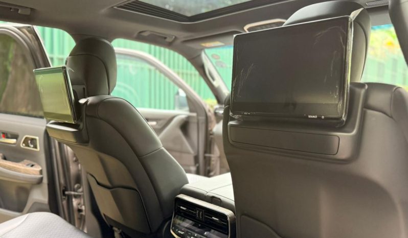 
								Toyota Land cruiser 300 series ZX full									