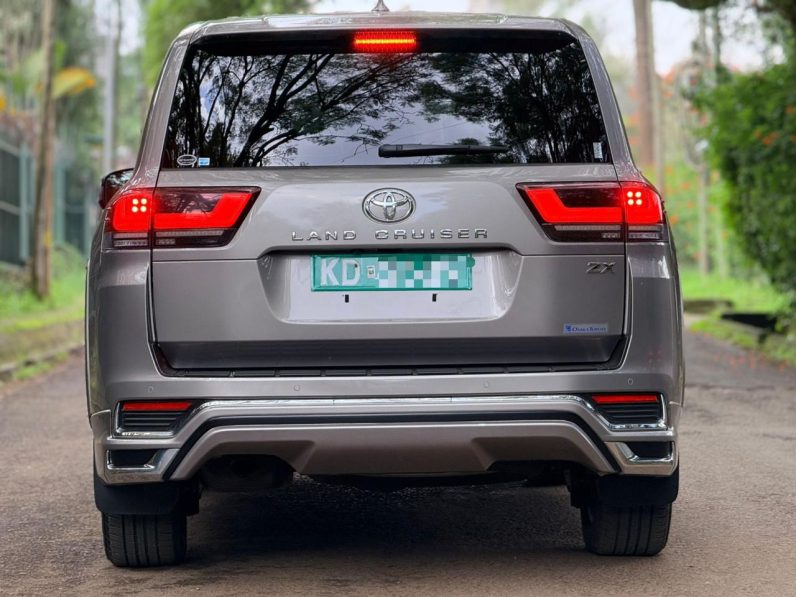 
								Toyota Land cruiser 300 series ZX full									