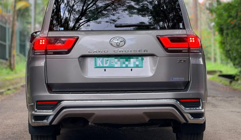 
								Toyota Land cruiser 300 series ZX full									