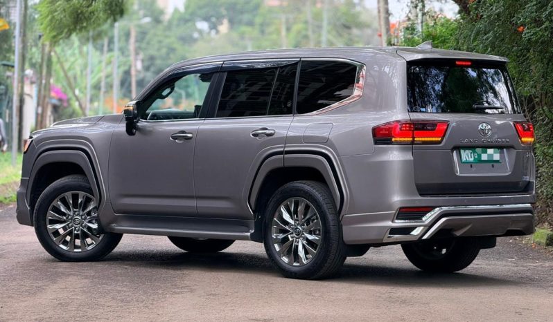 
								Toyota Land cruiser 300 series ZX full									