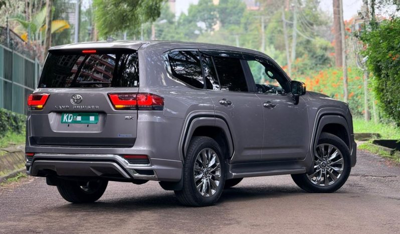 
								Toyota Land cruiser 300 series ZX full									