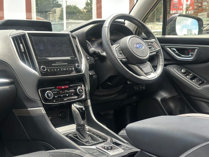 
								Subaru Forester full									