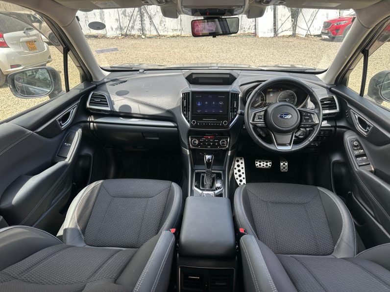 
								Subaru Forester full									