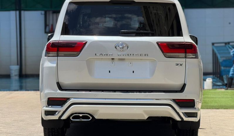 
								Toyota Land cruiser 300 Series full									