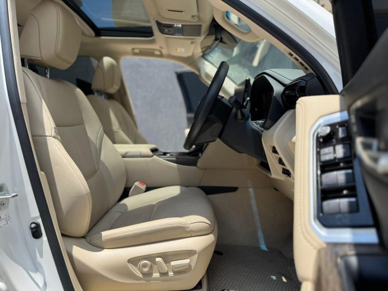 
								Toyota Land cruiser 300 Series full									