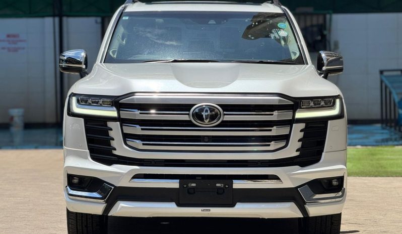 
								Toyota Land cruiser 300 Series full									