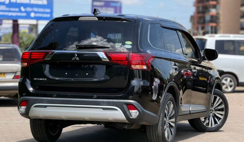 
								Mitsubishi Outlander full									