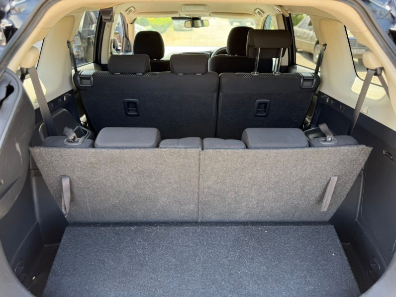 
								Mitsubishi Outlander full									