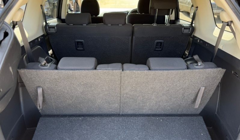 
								Mitsubishi Outlander full									