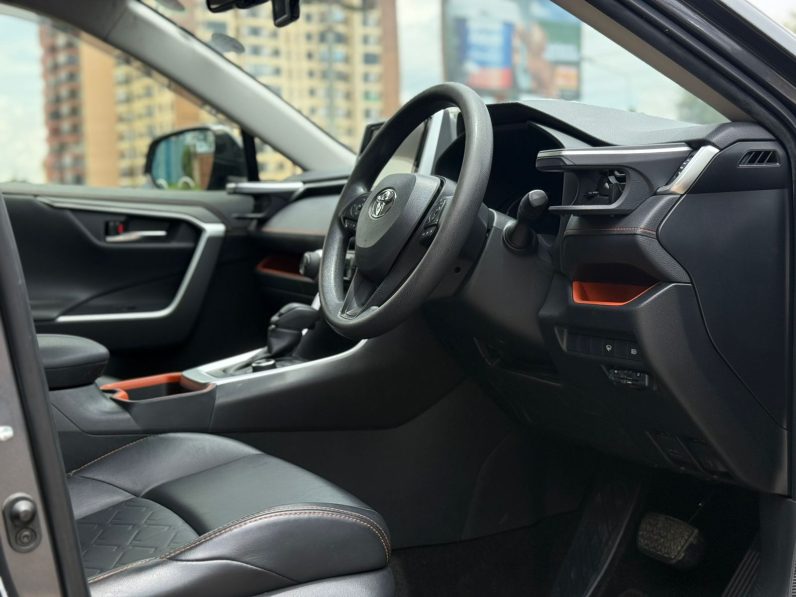 
								Toyota Rav4 2019 full									