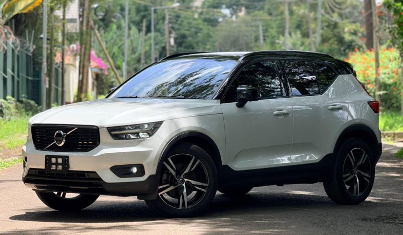 
								Volvo XC40 T5 full									