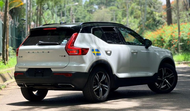 
								Volvo XC40 T5 full									