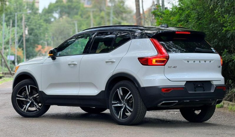 
								Volvo XC40 T5 full									