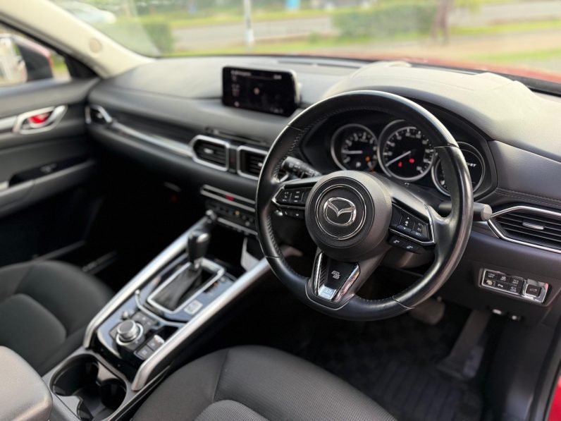 
								Mazda CX-5 full									