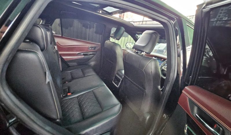 
								Toyota Harrier full									