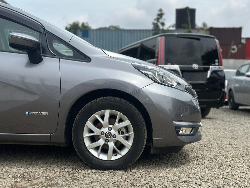 
								Nissan Note E-Power full									