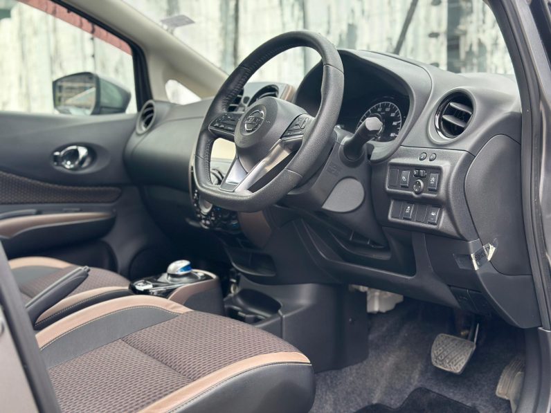 
								Nissan Note E-Power full									