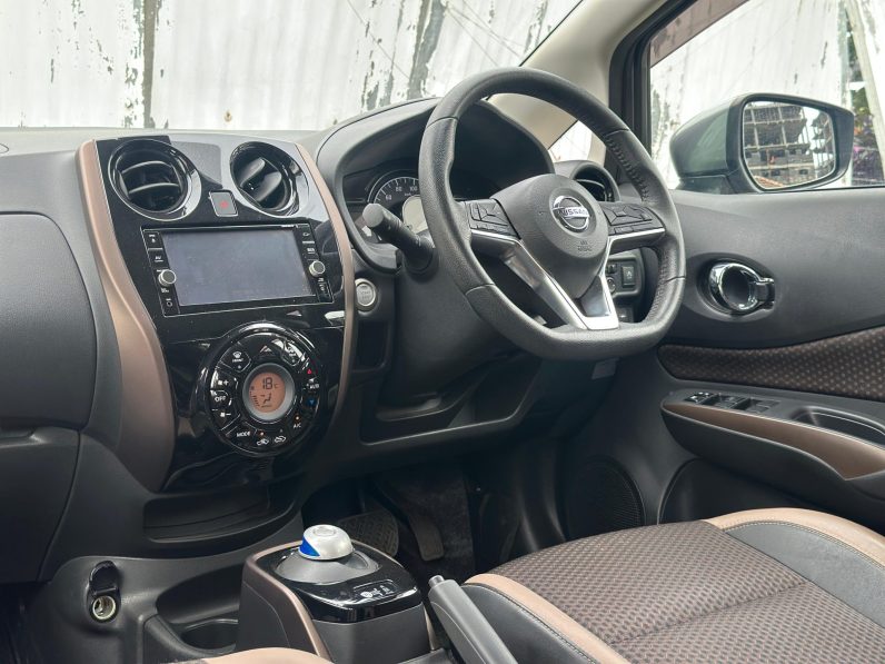 
								Nissan Note E-Power full									