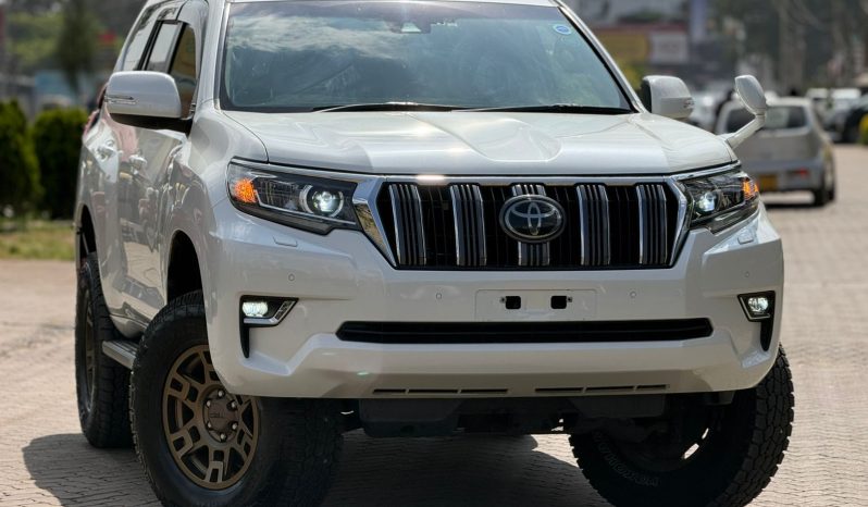
								Toyota Land Cruiser Prado full									