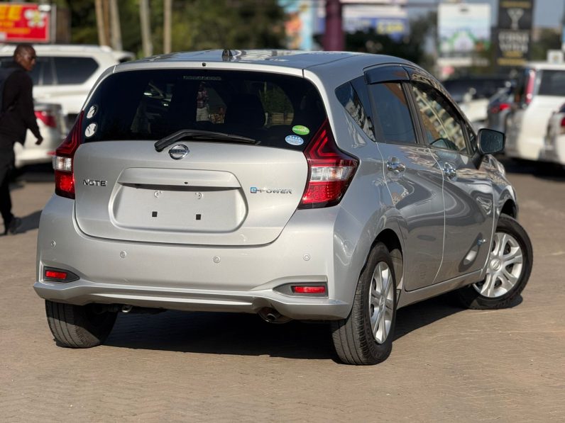 
								Nissan Note E-power full									