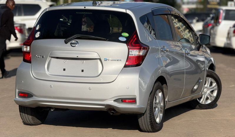 
								Nissan Note E-power full									