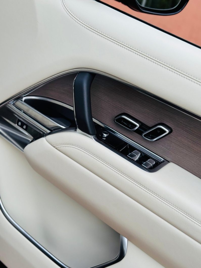 
								Range rover Vogue full									