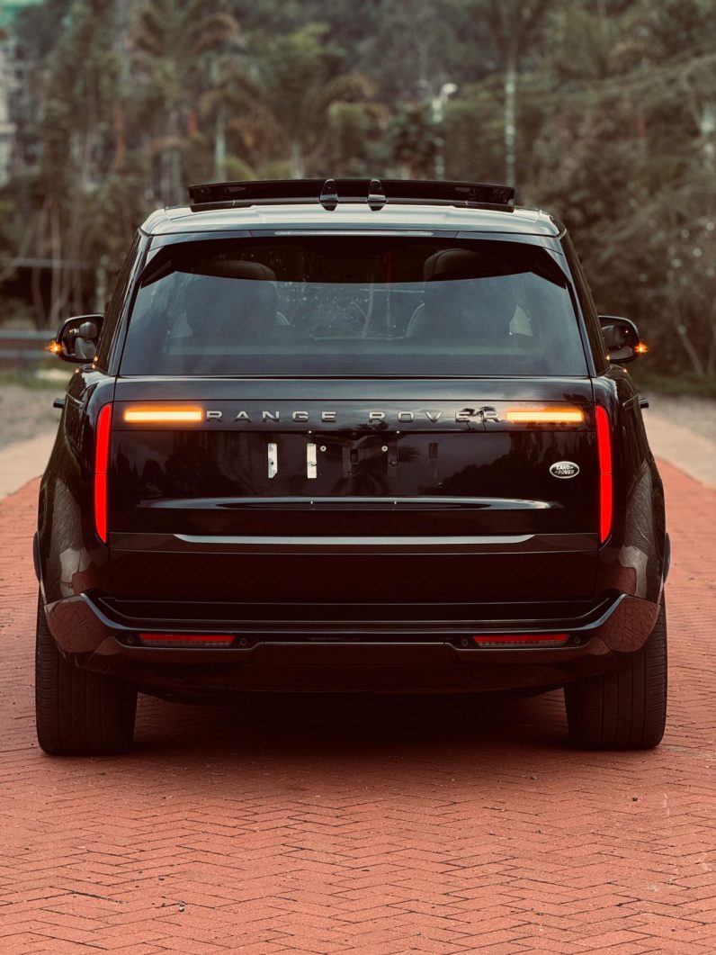 
								Range rover Vogue full									