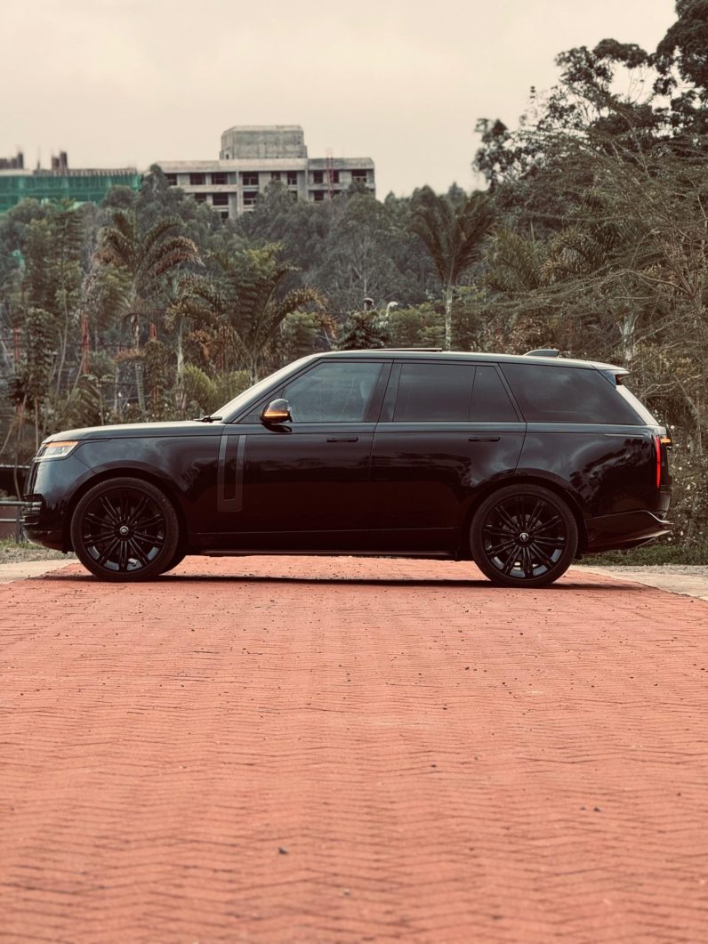 
								Range rover Vogue full									