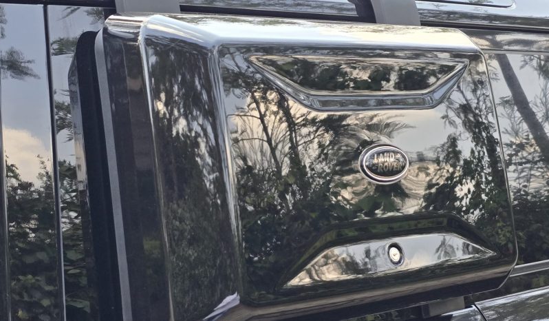 
								Land Rover defender 110 full									