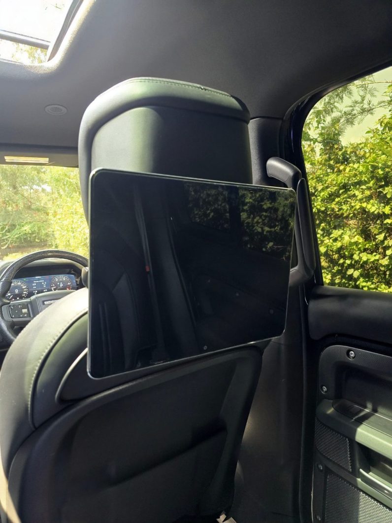 
								Land Rover defender 110 full									