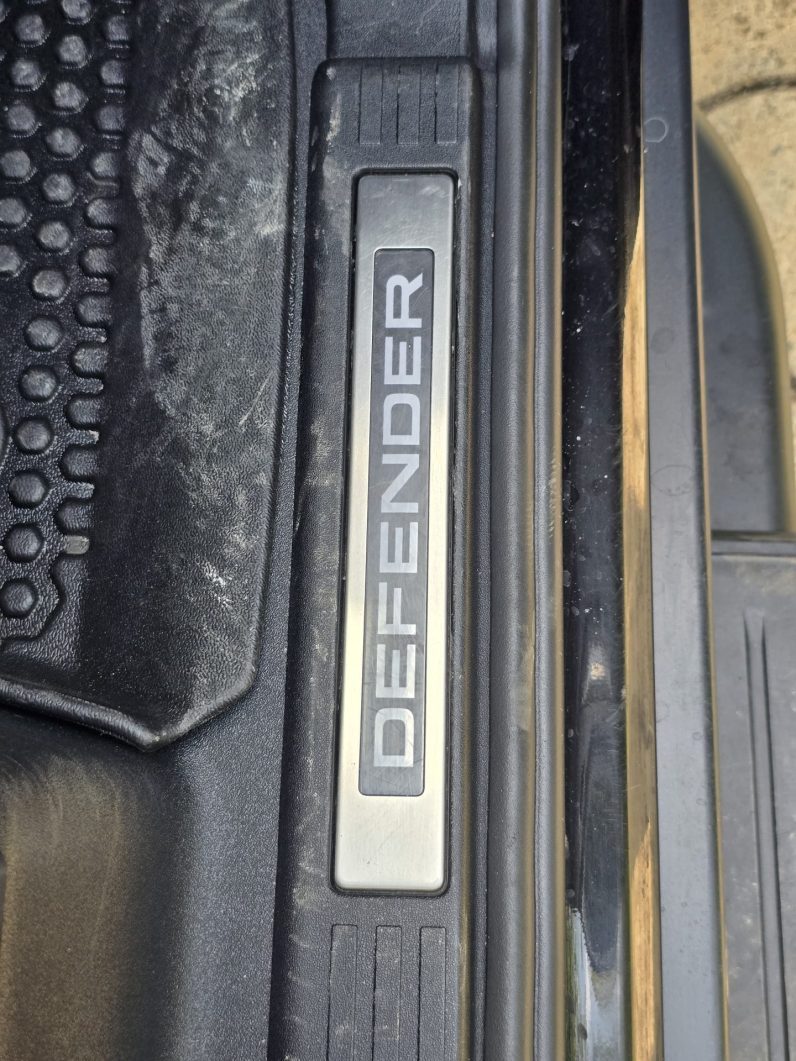 
								Land Rover defender 110 full									