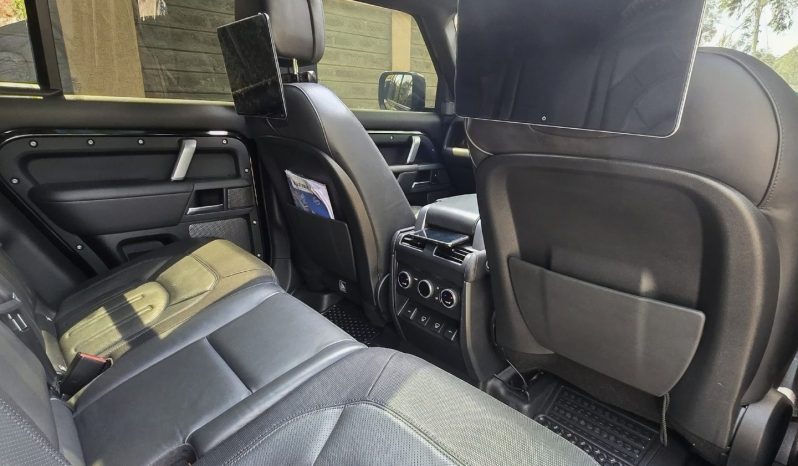 
								Land Rover defender 110 full									