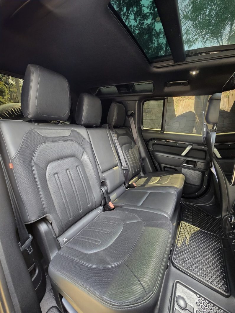 
								Land Rover defender 110 full									