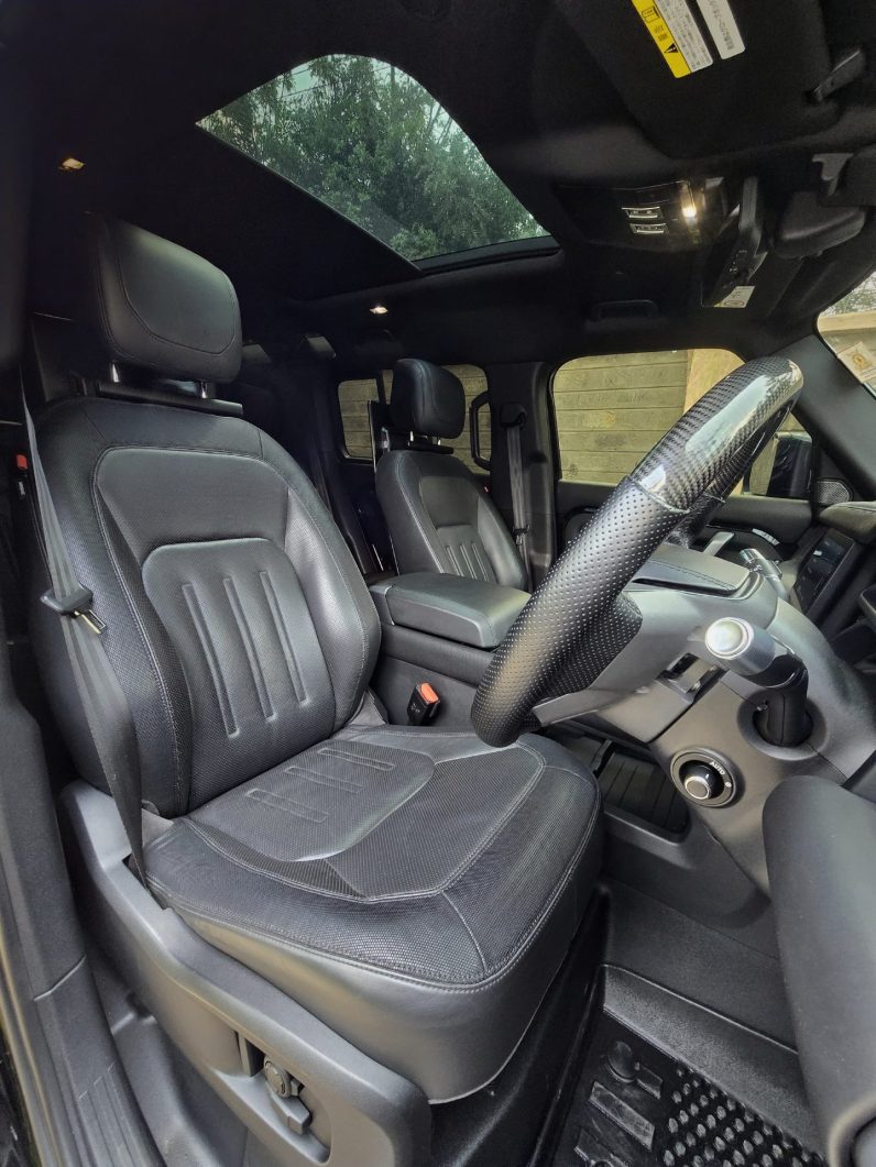 
								Land Rover defender 110 full									