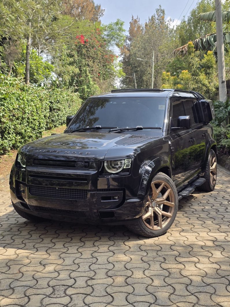 
								Land Rover defender 110 full									