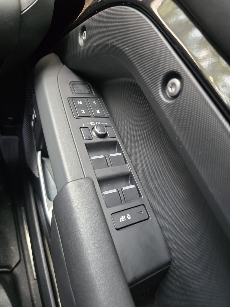 
								Land Rover defender 110 full									