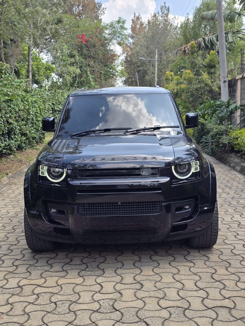 
								Land Rover defender 110 full									