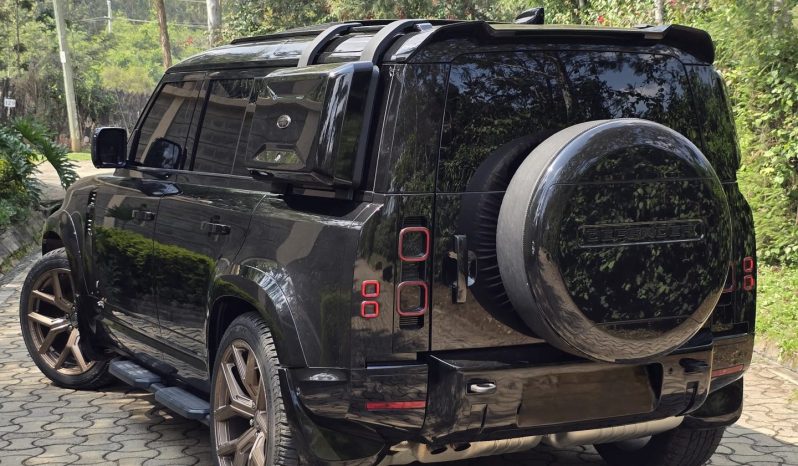 
								Land Rover defender 110 full									