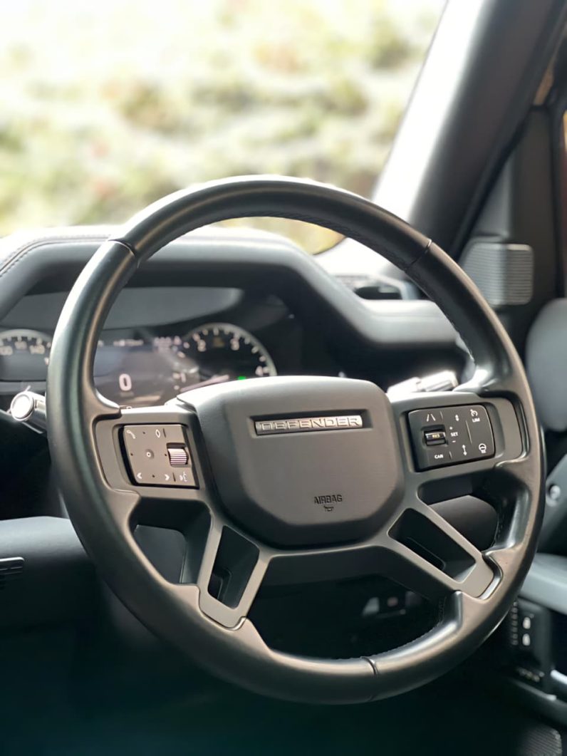 
								Land rover Defender full									